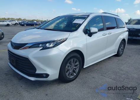 2025 Toyota Sienna Xle 8 Passenger z USA, uszkodzony, nr VIN 5TDYRKECXSS238493
